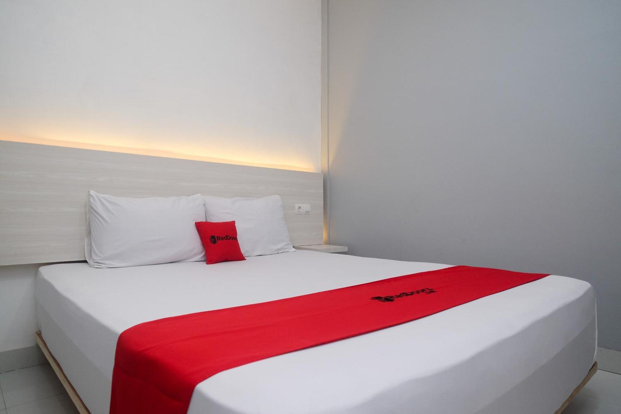 Hotel Reddoorz Near Exit Tol