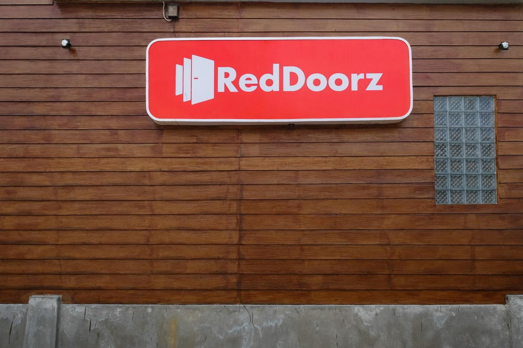 Reddoorz Near Exit Tol Hotel