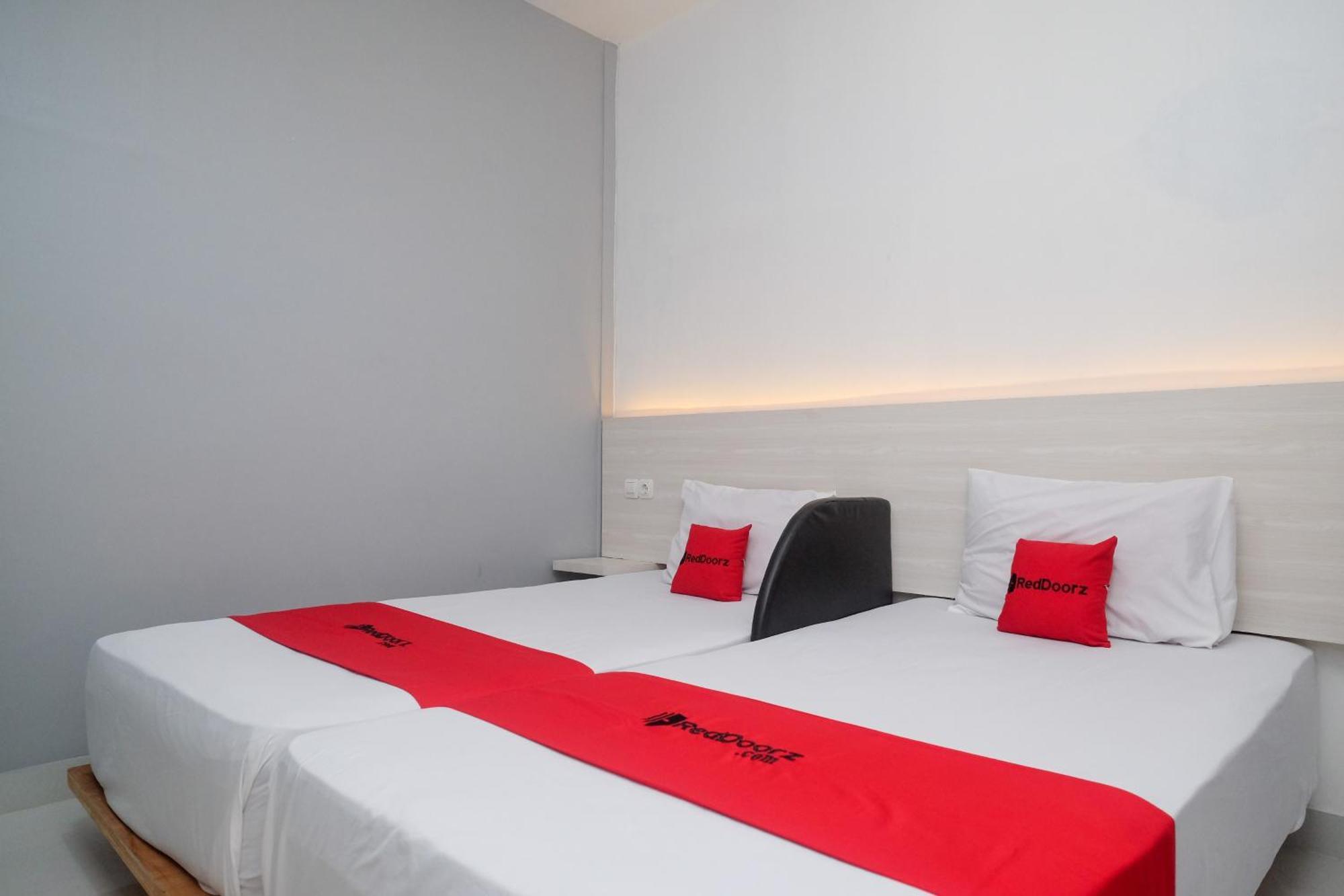 Hotel Reddoorz Near Exit Tol